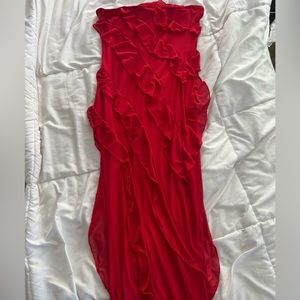 Flowy dress with a slit on the side